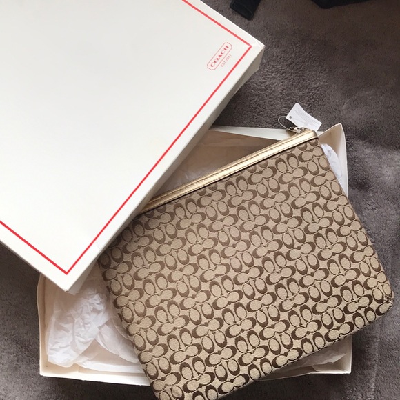 Designer Coach - Picture 2 of 2